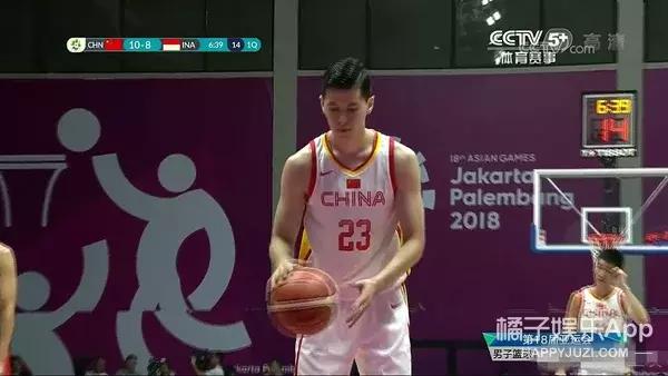 吴彦祖跳高完整版,陈伟霆吴彦祖撞脸