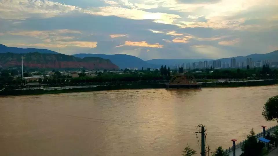 拉卜楞寺喇嘛居然能讲一口流利的英语桑科草原跑马收费陷阱多