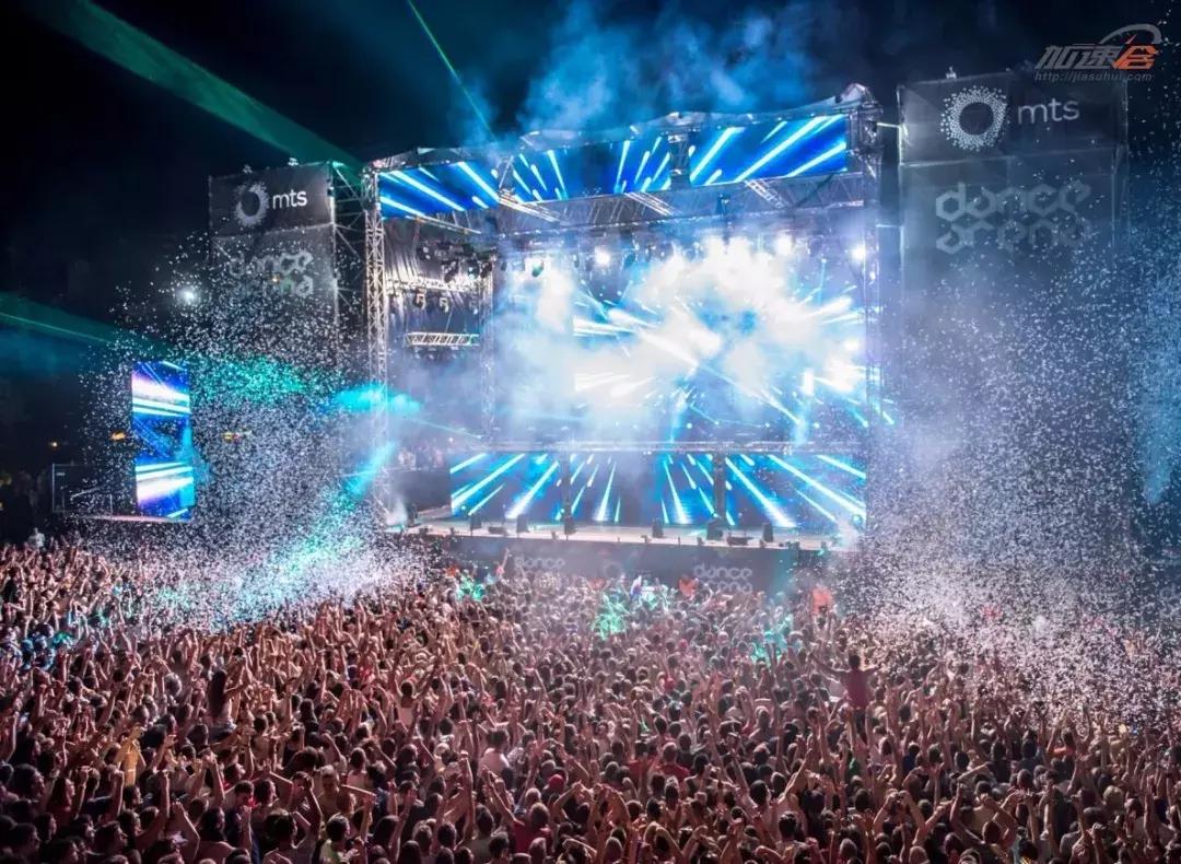 燃烧吧!军武!第三届军武嘉年华不能没有你,这次我们共唱战歌!