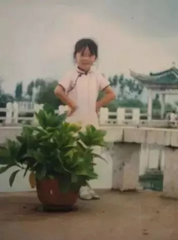 还记得这部童年追过的电视剧吗,90后小时候穿过的套装