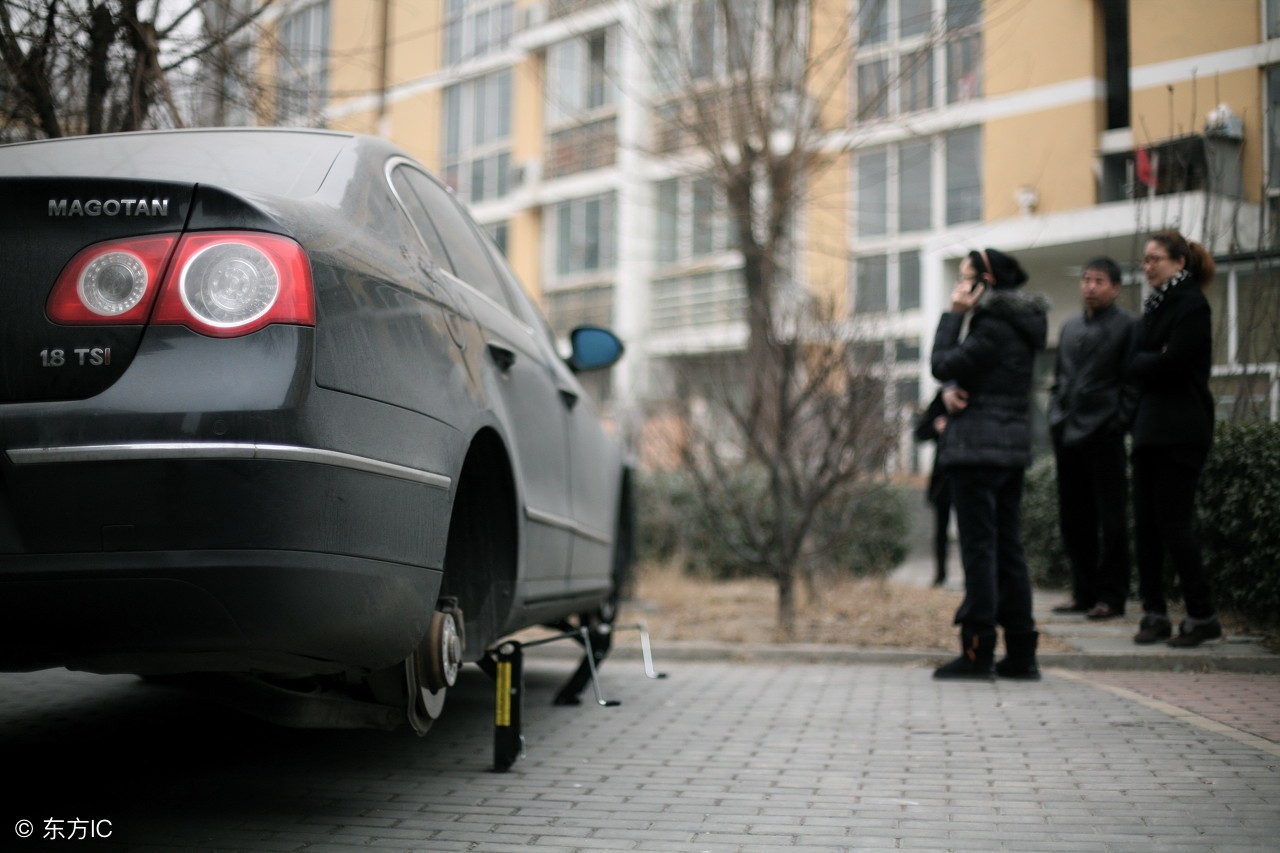 13年迈腾1.8t豪华版现在值得买吗,17年迈腾1.8t豪华版二手车多少钱