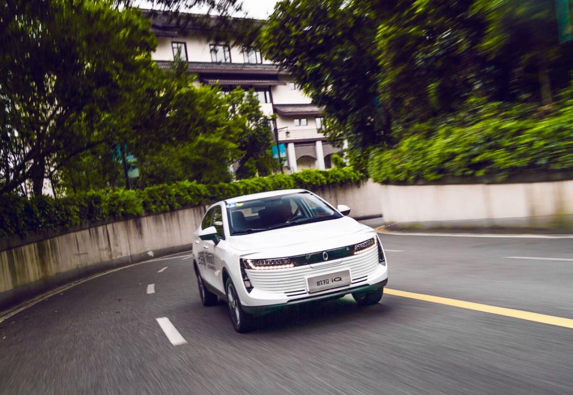 充一次电开一周,还带刹车动能回收,欧拉iQ不到10万开回家?