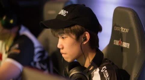 绝地求生：韦神化身*破爆**鬼才灭队Liquid！FaZe两人强势灭队