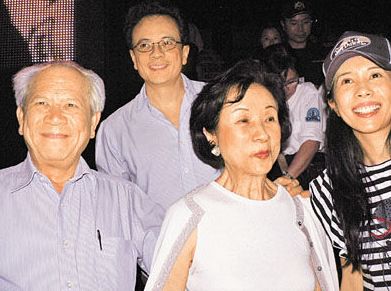 全裸拍写真，还撩倒过周星驰，48岁的她性感炸了！