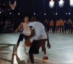 科比交叉变向过人教学,新手必学过人技巧篮球