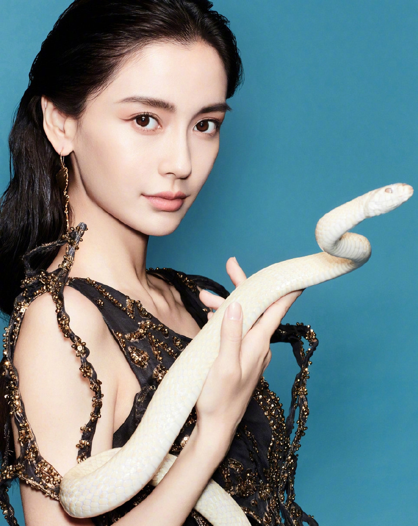 angelababy何穗红毯,何穗和杨颖薇娅