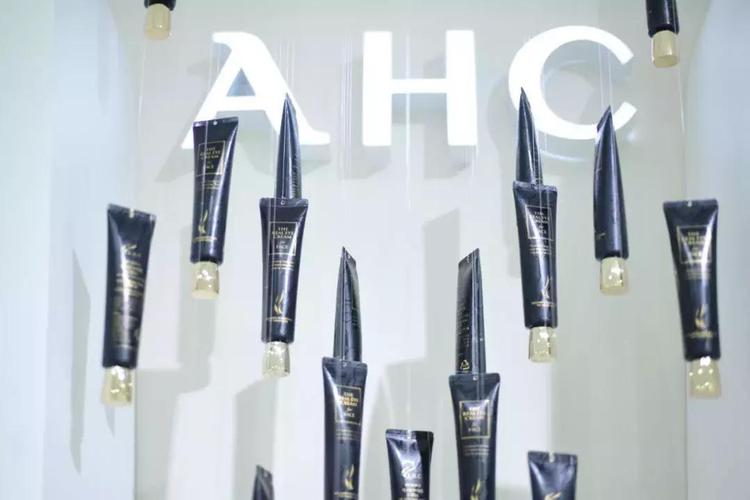 韩国女星vs中国女星颜值,韩国52岁女星金成玲