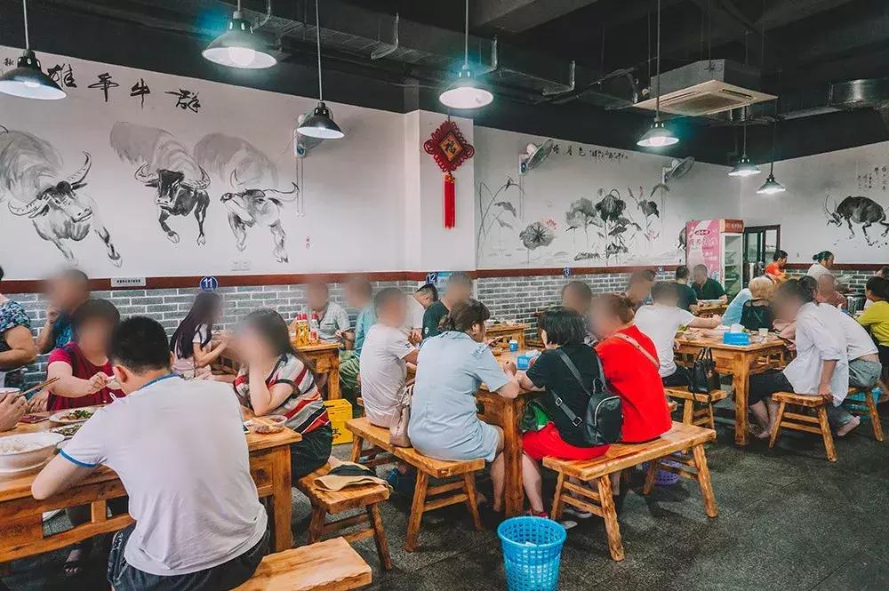 翻山越岭都有人要去吃的牛肉馆,到底值不值?