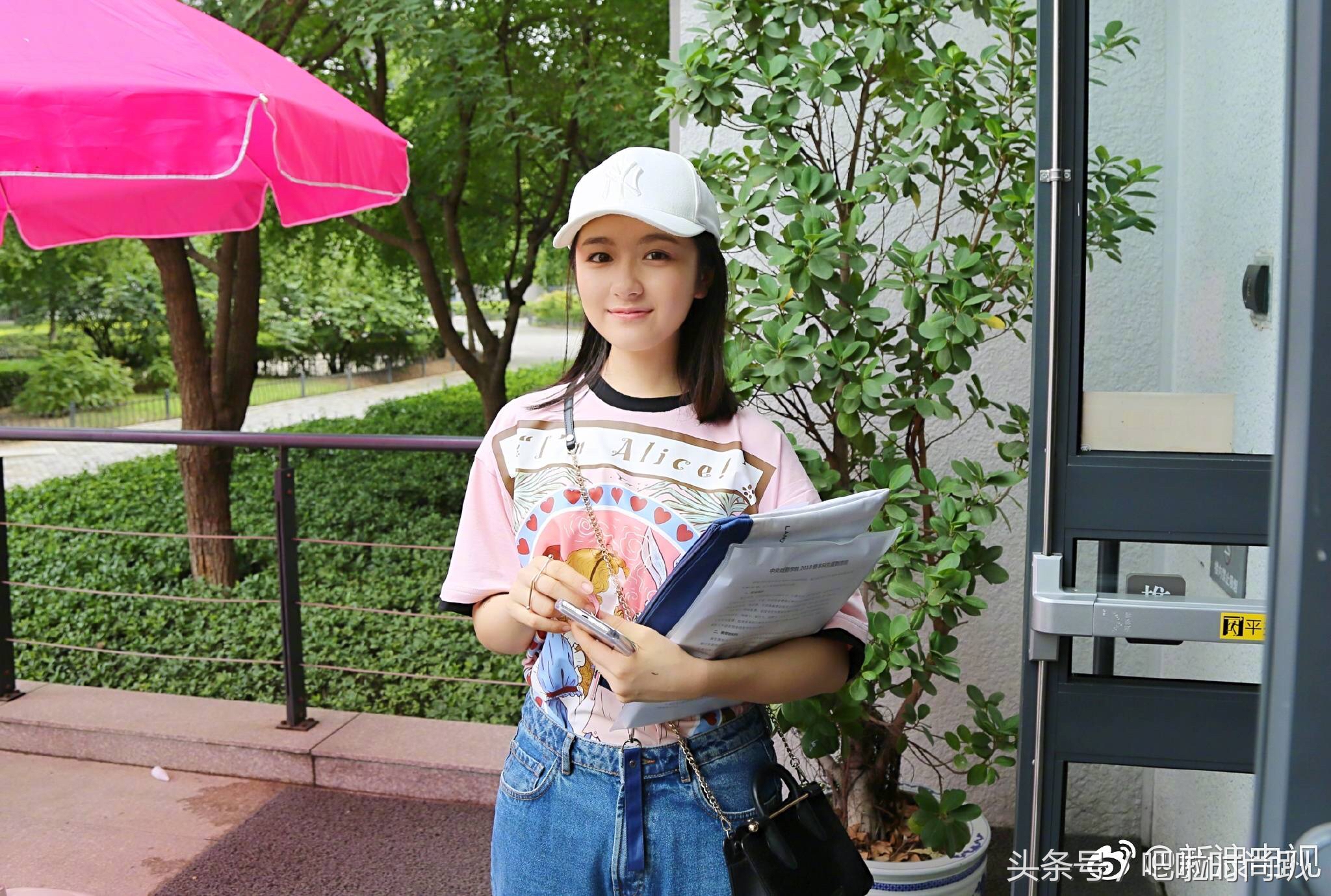 宋祖儿四小花之一,宋祖儿李兰迪是一个学校的吗