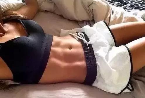 7个动作帮你练出紧实小蛮腰,腹部赘肉练出马甲线