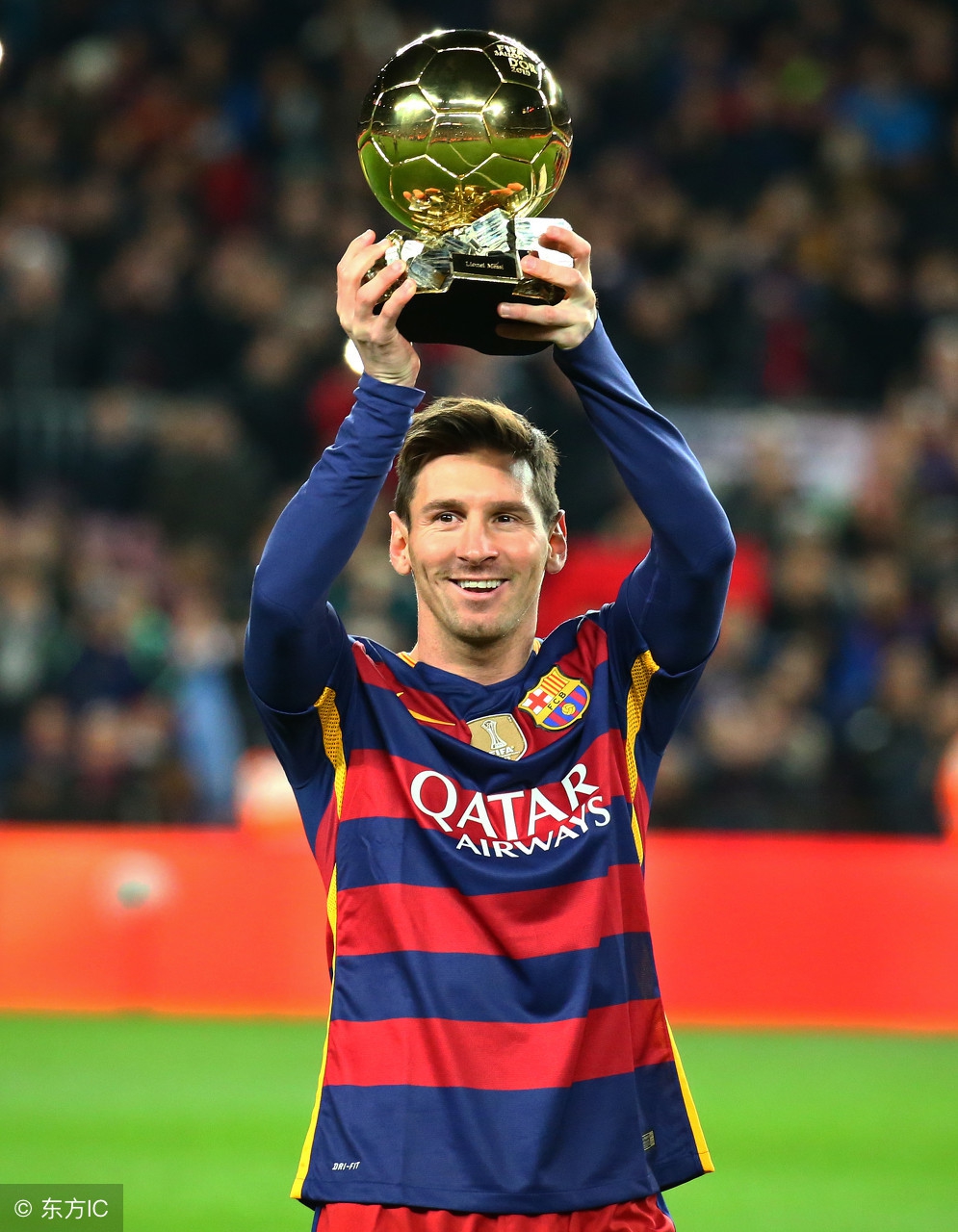 传奇人物里奥梅西,传奇巨星罗纳尔迪尼奥