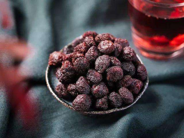 如何用糖杨梅酱腌制杨梅,冰糖腌杨梅的简单正确方法