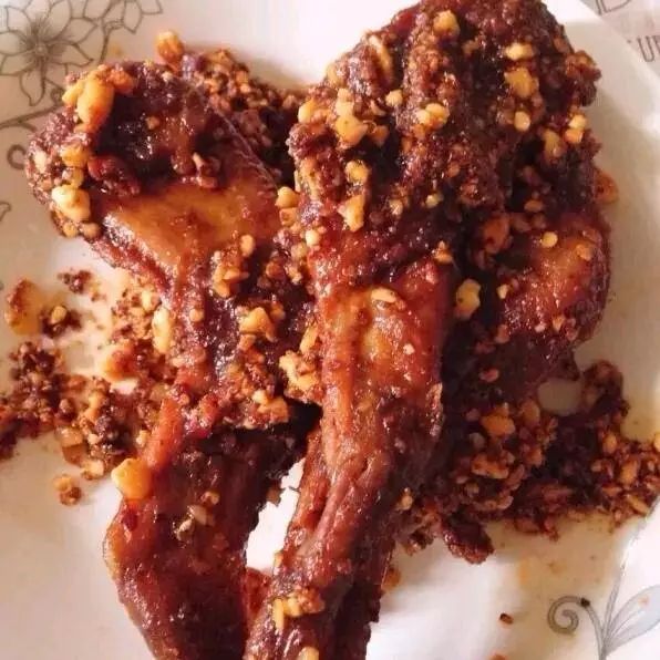 一天卖200个兔头,一天卖出1000只鸡