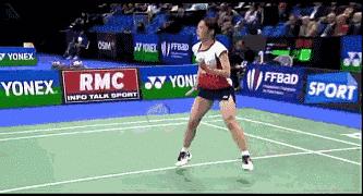 羽毛球如何提高启动速度,羽毛球启动了还是跟不上