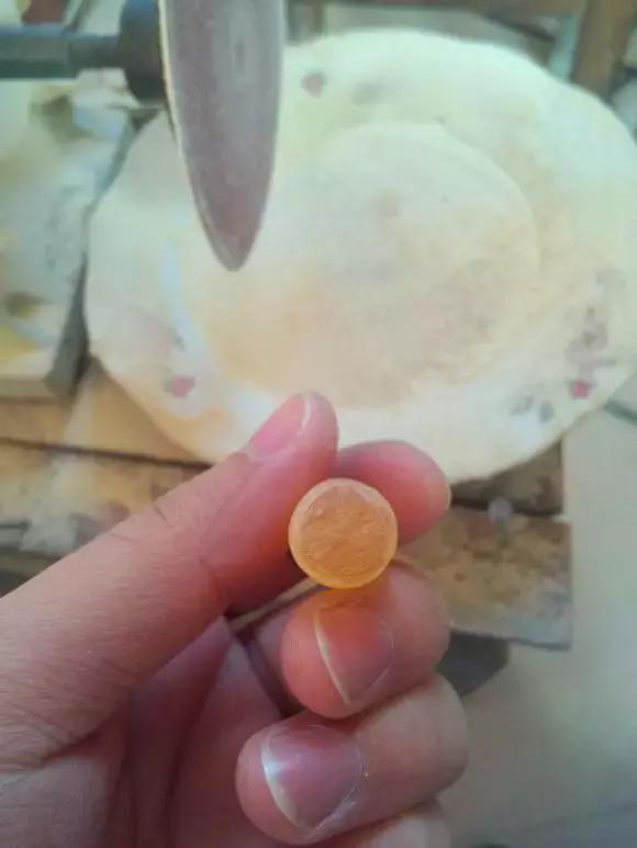 蜜蜡打磨教程戒面,蜜蜡圆珠怎么打磨成桶珠