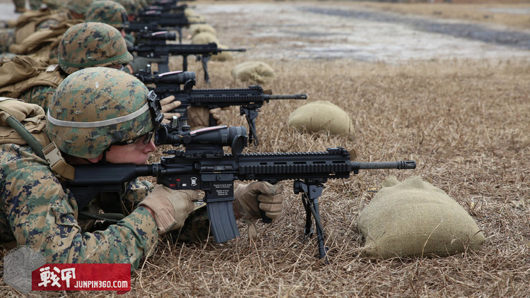 步枪手和机枪手,美国海军陆战队装备m27吗