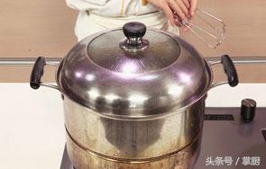 牛奶炖鸡蛋可以加蜂蜜吗,牛奶和鸡蛋可以在一起炖吗