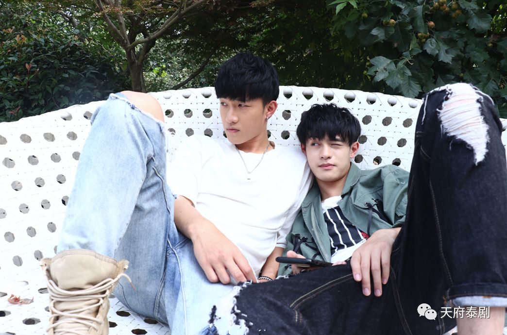 被网友称为《上瘾2》,《仅剩一口的青春》这部热播剧要代表“国耽”征战泰国啦!