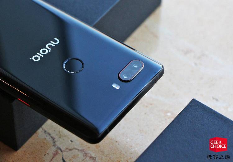努比亚z18外观对比,努比亚z18全面屏图