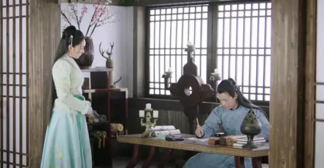 文能妙笔生花武能独步天下,文能提笔赋诗武能舞剑成魔