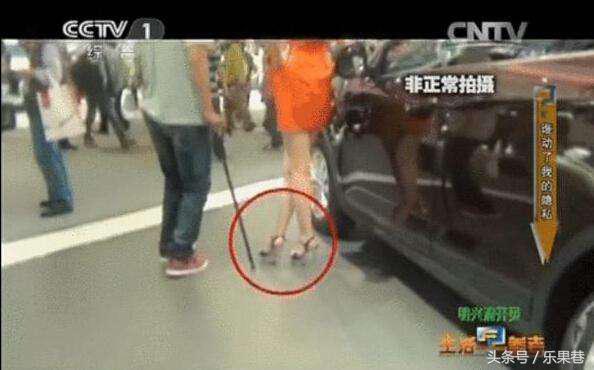 男子地铁偷拍被当场抓获案例,北京男子偷进女厕所被捉怎么处罚