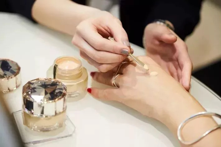 日本贵妇粉底哪款好用,日本的粉底液推荐实惠