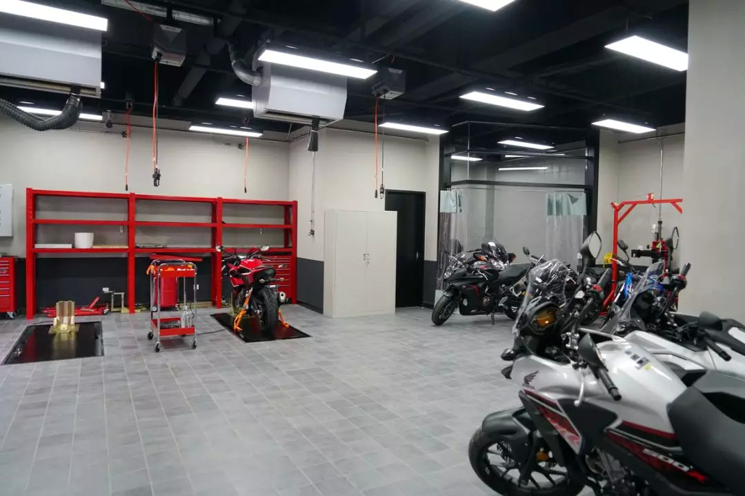 豪华摩托车旗舰，本田金翼（GOLDWING）国内售价公布，41.8万起