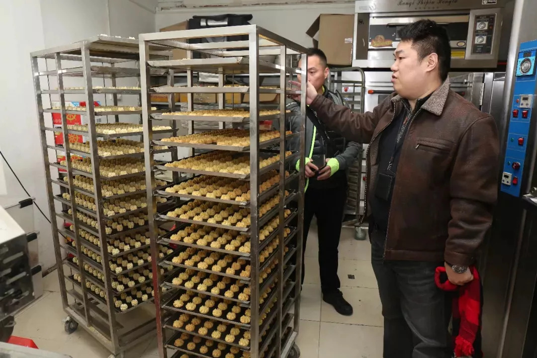 小熊饼干曝光,好吃的网红小熊饼干