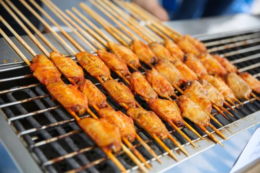 宝马s1000r改新s1000rr,宝马s1000r和本田cb1000r