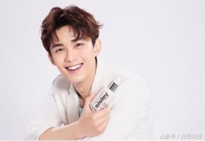 所有女明星代言的口红,为什么越来越多的男明星代言口红