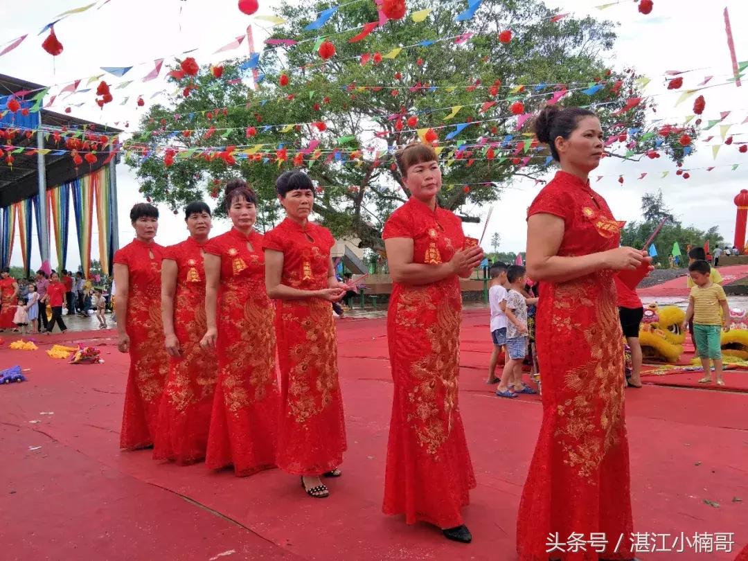 杨家镇安榄村外嫁姐妹回娘家聚会,雷州官茂村姐妹回娘家