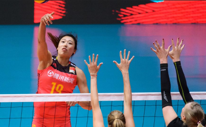 女排国际范!世界冠军一口流利英语接受外媒专访瑞士主持惊讶叫好