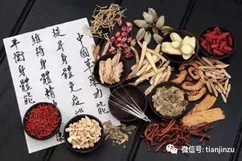 好恶心！天津姐姐在正规药店里抓来中药，竟煮出来了虫子