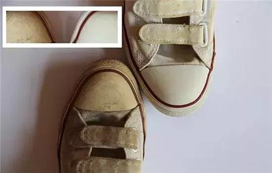 鞋子发黄发霉怎么处理,鞋子发霉氧化变黄怎么洗白