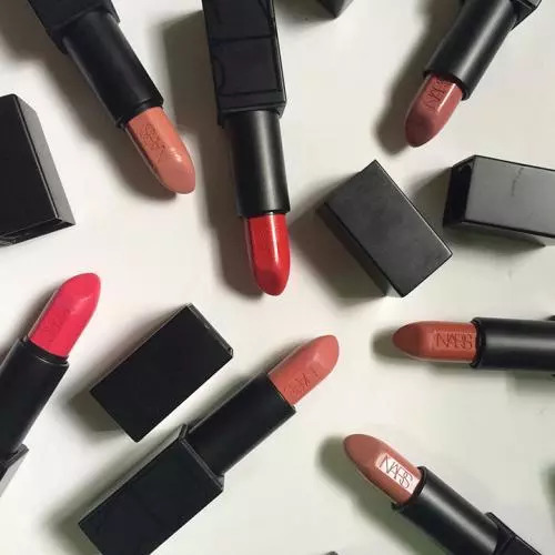 妆容分享秋冬暖意红唇妆,秋冬妆容彩妆好物推荐