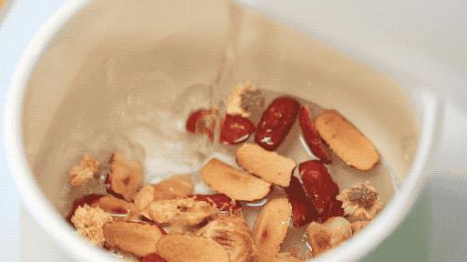 小朋友罗汉果配什么清热去火解毒,胖大海菊花茶罗汉果上火还是去火