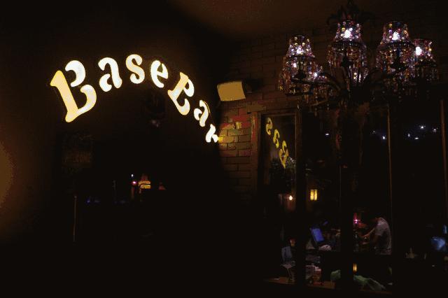 郑州开了一家超级豪华的酒吧,郑州很安静的酒吧