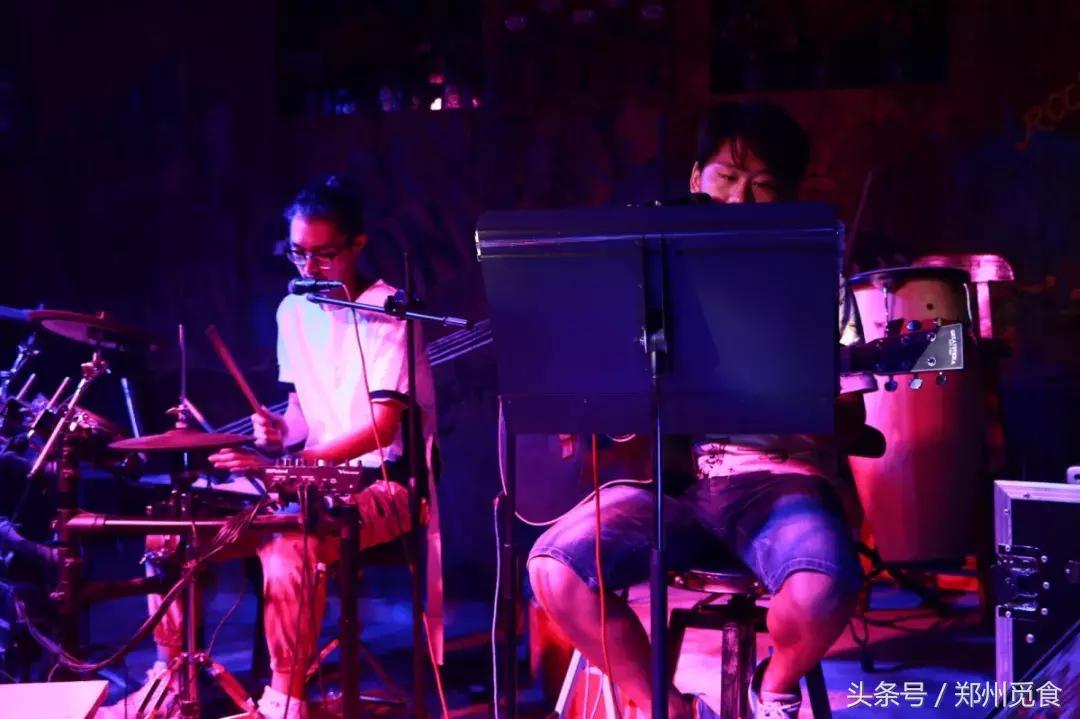 郑州开了一家超级豪华的酒吧,郑州很安静的酒吧