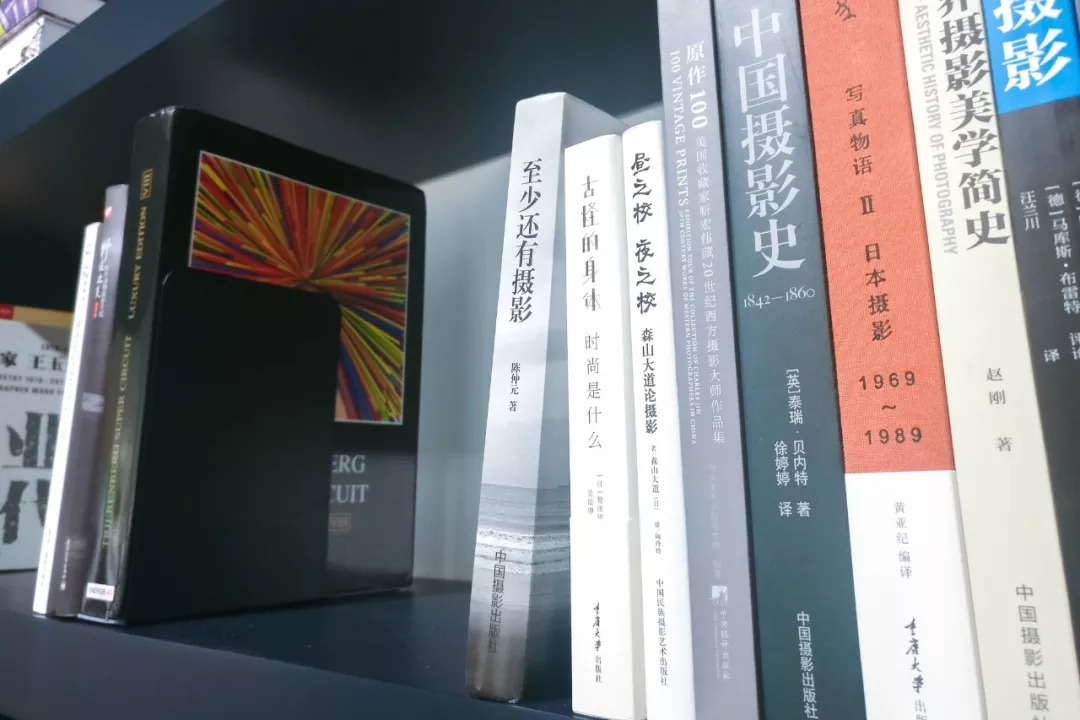 价值百万的电影摄影机,200元的摄影棚