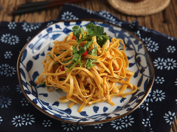 植公子接受全球加盟网专访:项目毛利逾70%生产标准高于国家线