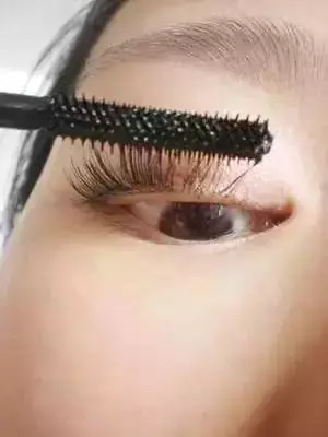 童婷美丽课堂：睫毛膏正确刷法，90%的人都刷错了？