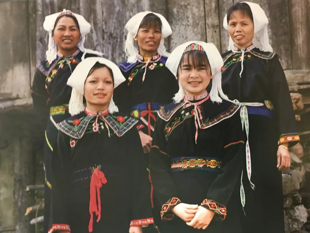 广西壮族服饰,广西百色壮族服饰