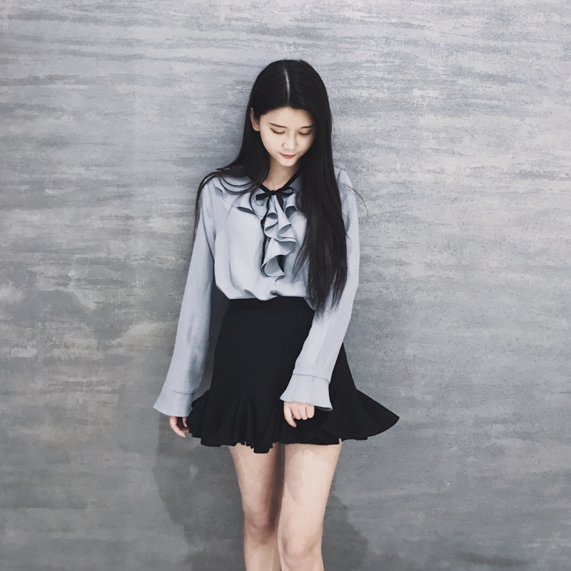 无袖荷叶边木耳领波点雪纺衫,独特别致荷叶边雪纺衫