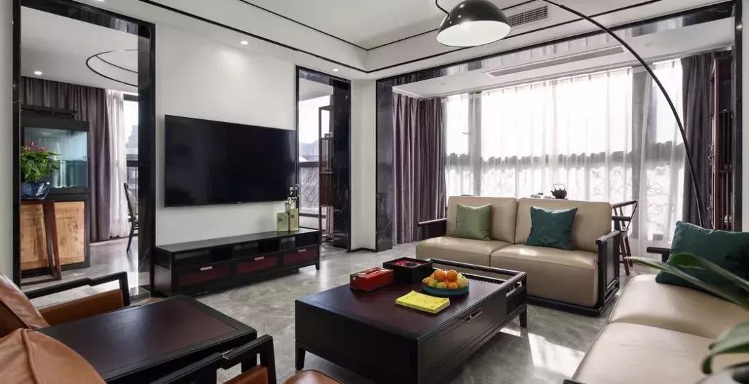 窗帘一丑毁所有！花20万装的新家不如隔壁10万简装