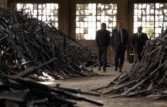 苏联解体后俄罗斯贱卖*器武**有多疯狂?还在打仗敌人上门求购*器武**