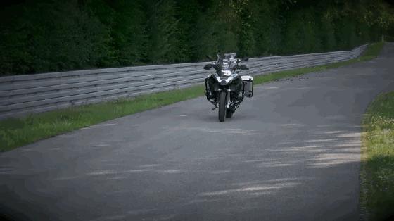 宝马两轮摩托车,宝马最新自动驾驶