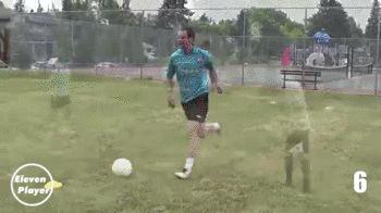 篮球野球场过人技巧,足球运球过人的方法及技巧