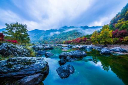 赏枫踏水才是东北秋季的正确打开方式