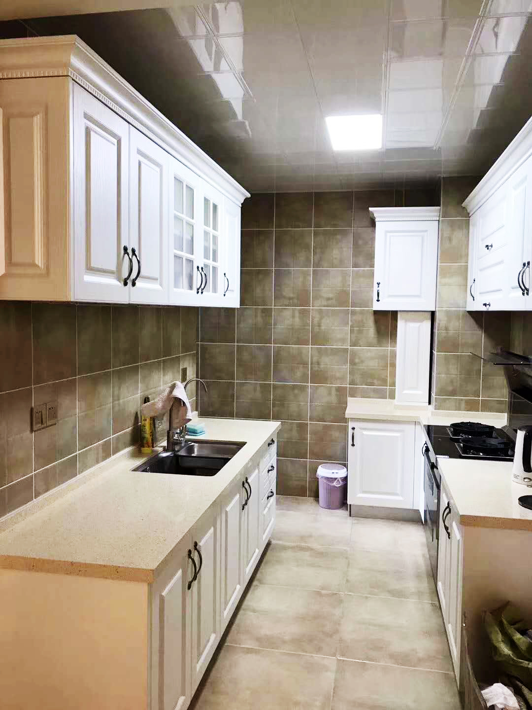 132平米美式轻奢沙发不靠墙,123平米美式轻奢风格