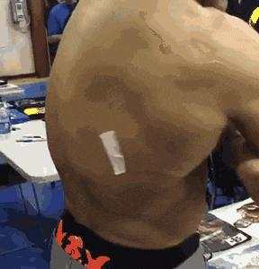 有人说贫穷限制了你的想象力,贫穷不只限制了我的想象力下一句